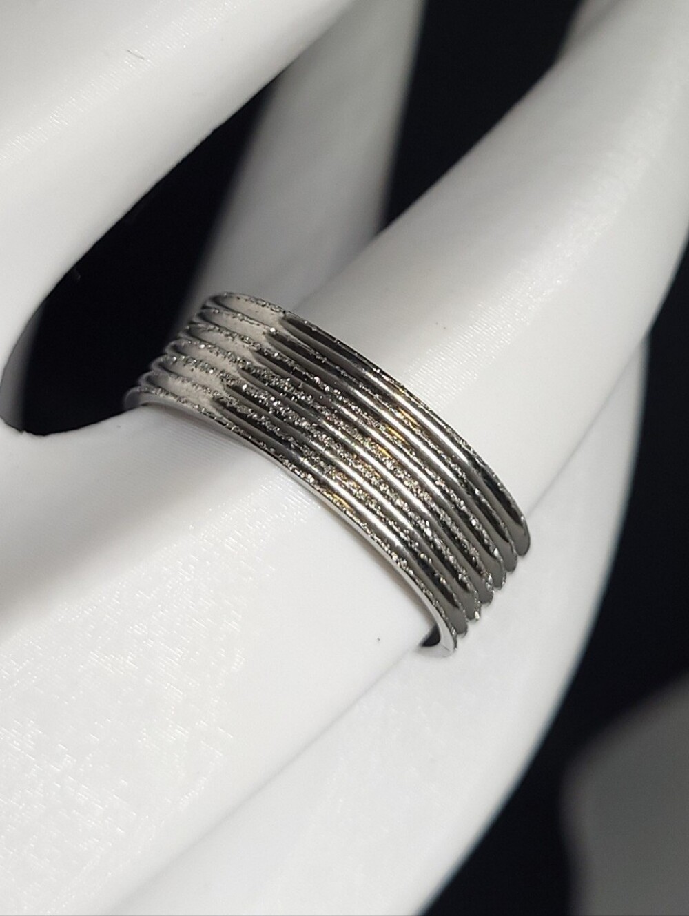 $1 | 10 | Grooved Sparkle Wide Band Ring